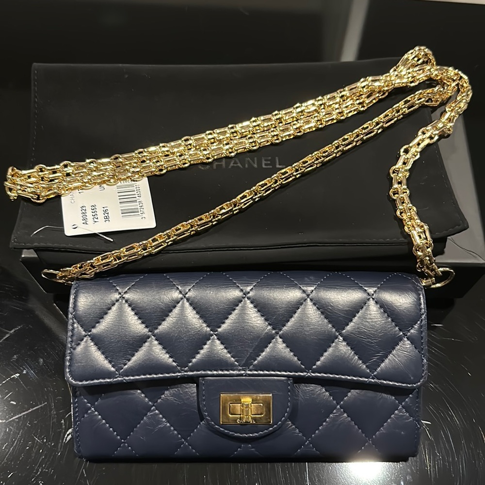 Chanel reissue wallet